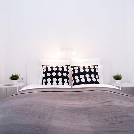 New Comfy Studio At Convenient Location Boedapest Buitenkant foto