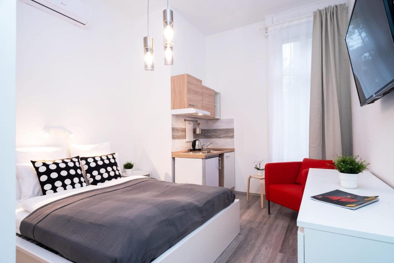 New Comfy Studio At Convenient Location Boedapest Buitenkant foto