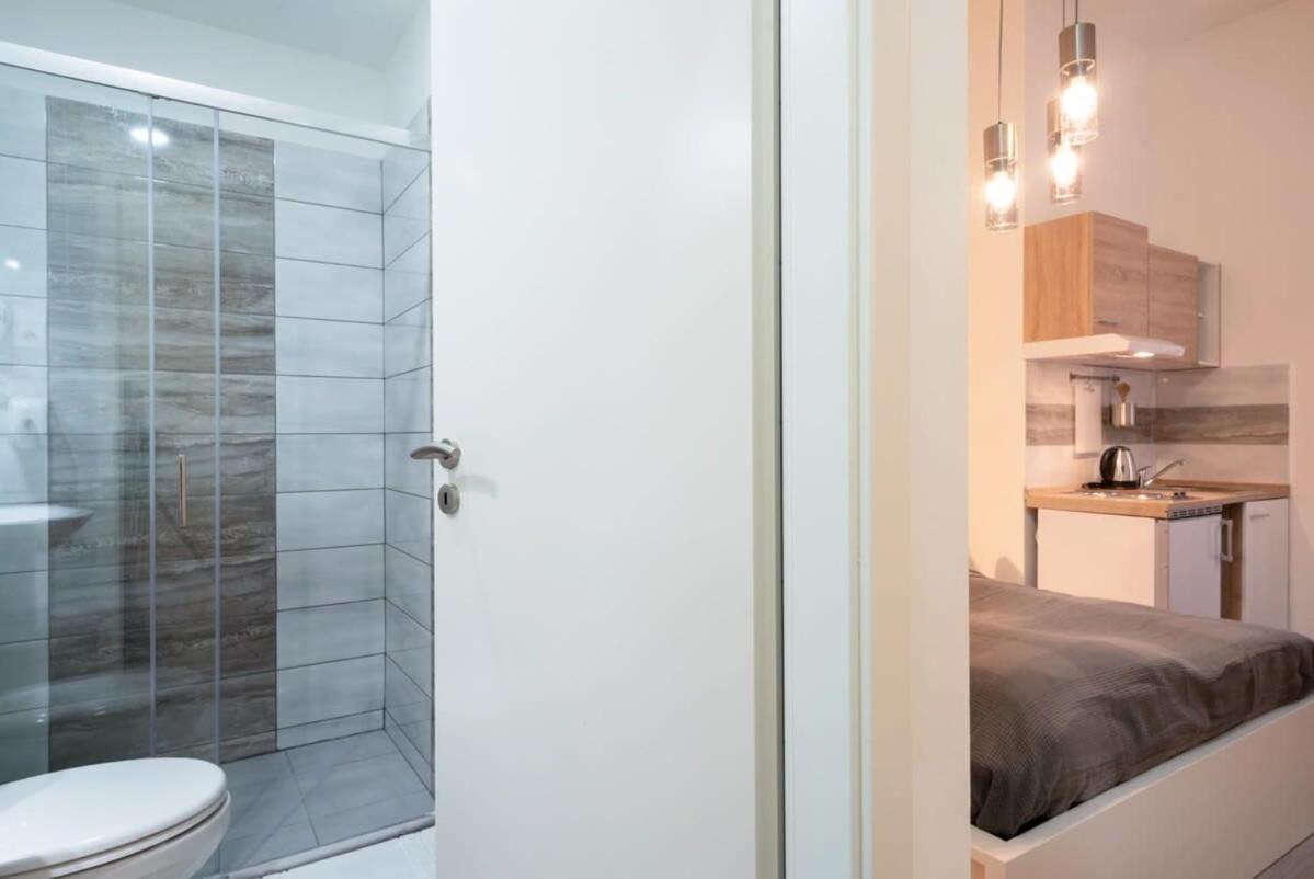 New Comfy Studio At Convenient Location Boedapest Buitenkant foto