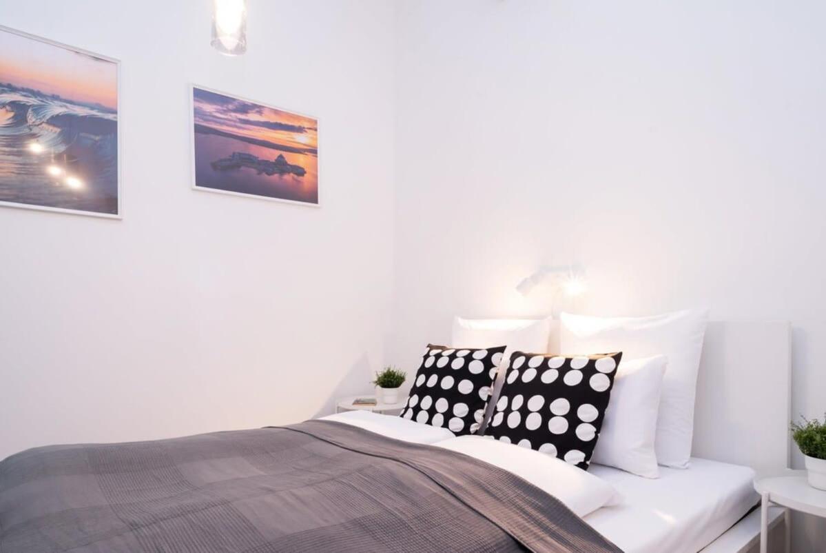 New Comfy Studio At Convenient Location Boedapest Buitenkant foto