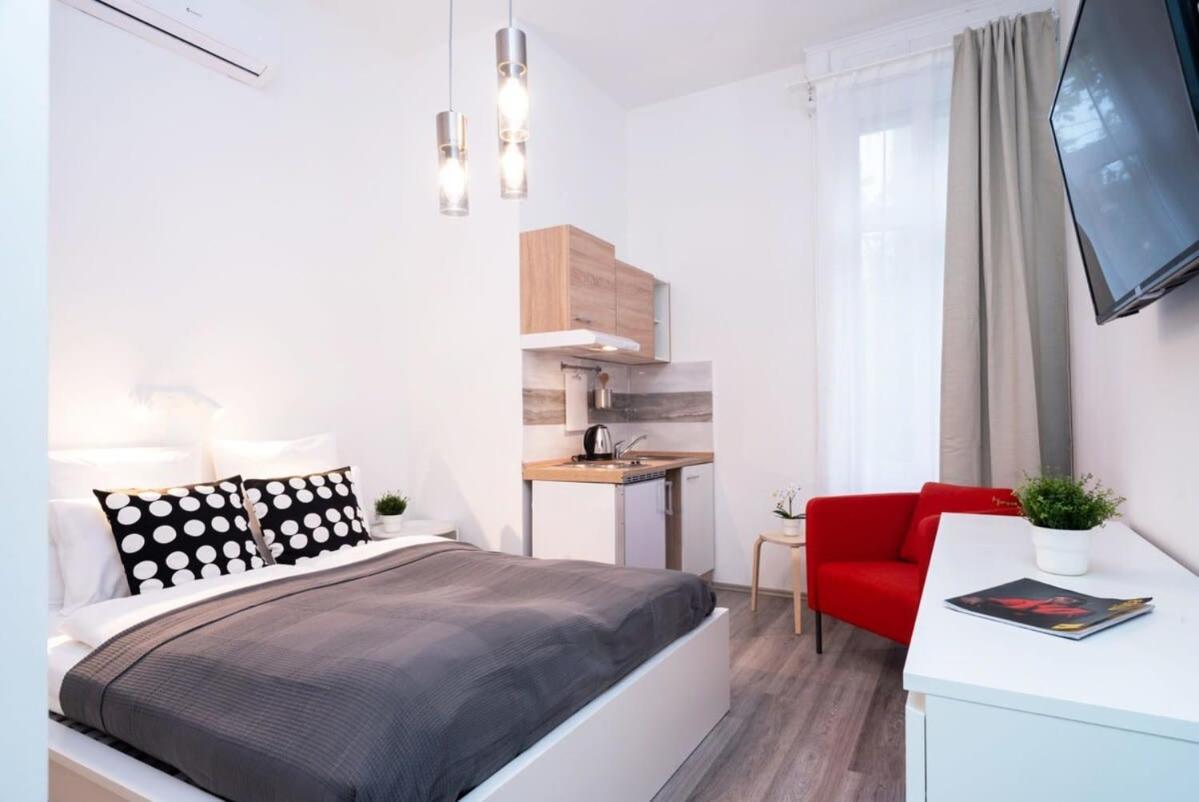New Comfy Studio At Convenient Location Boedapest Buitenkant foto